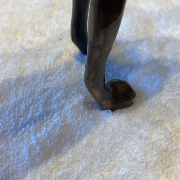 Vintage bronze Italian greyhound/whippet. Some minor scratches.heavy. 2.6 pounds - Picture 12 of 12